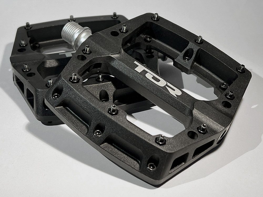 NylonPedalsBlack1a